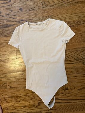 Abercrombie & Fitch Women's Cream Short Sleeve Fitted Bodysuit